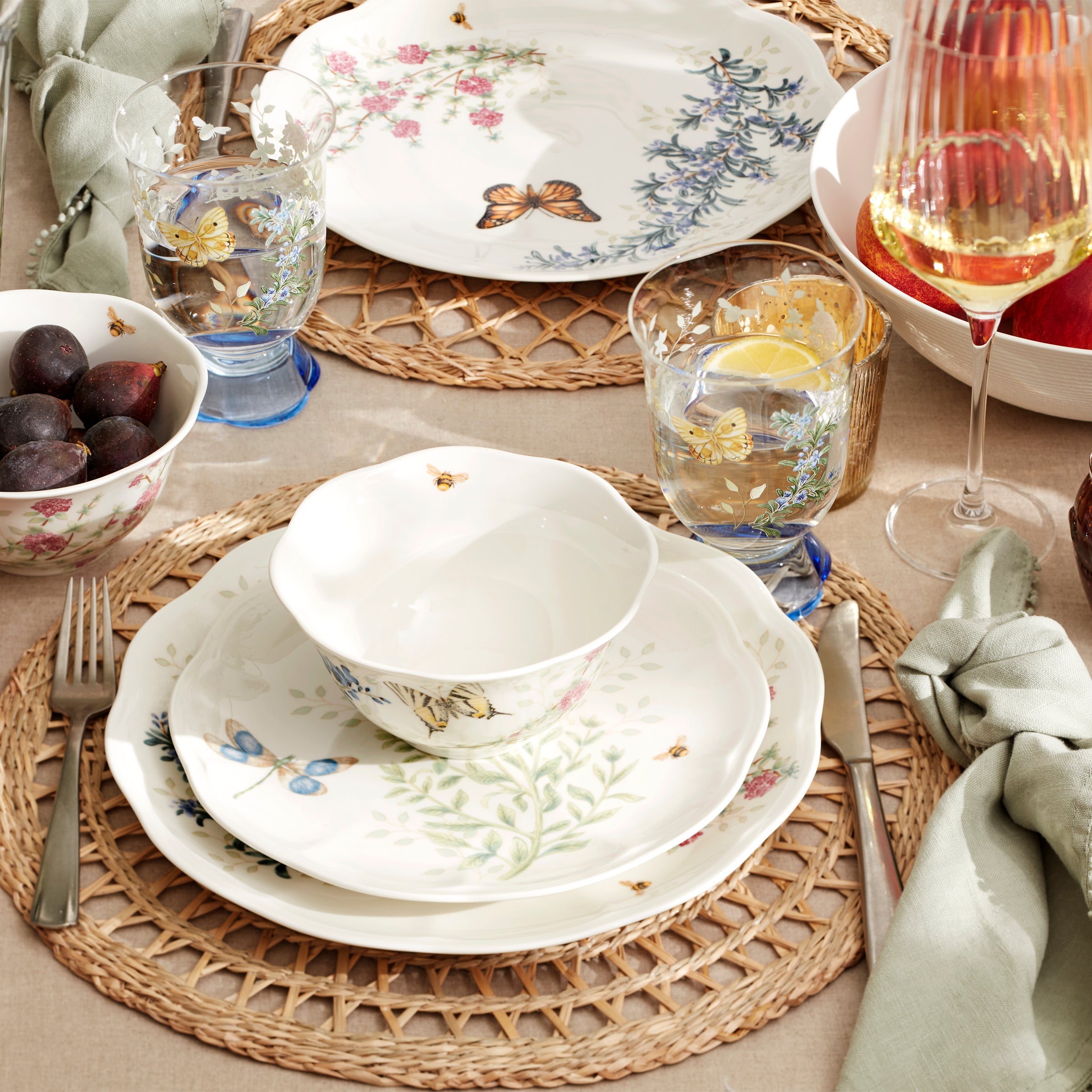 Botanical Herb Scalloped Dinner Plates, Set of 4 - Image 5